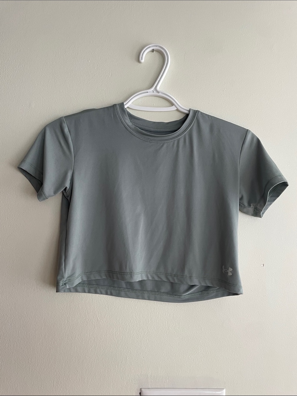 Under Armour Greenish-Gray Short Sleeve Crop Top